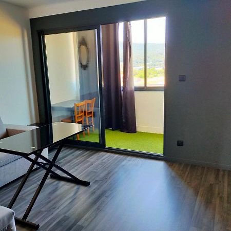 Appartement En Duplex Au 3Ieme Etage Sans Ascenseur Hyeres Exterior photo