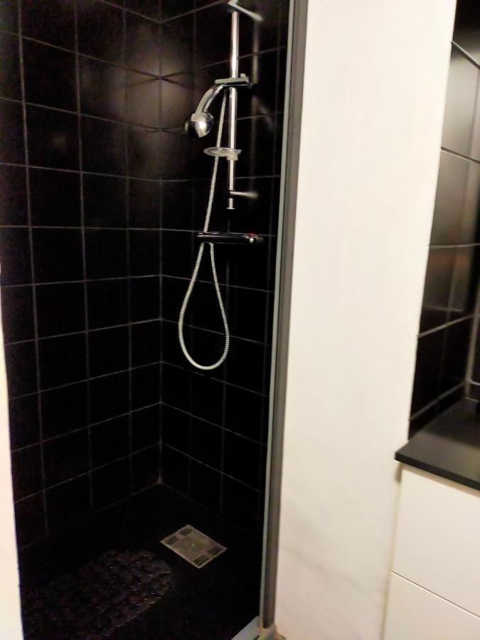 Appartement En Duplex Au 3Ieme Etage Sans Ascenseur Hyeres Exterior photo