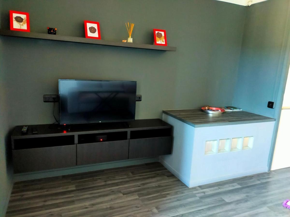 Appartement En Duplex Au 3Ieme Etage Sans Ascenseur Hyeres Exterior photo