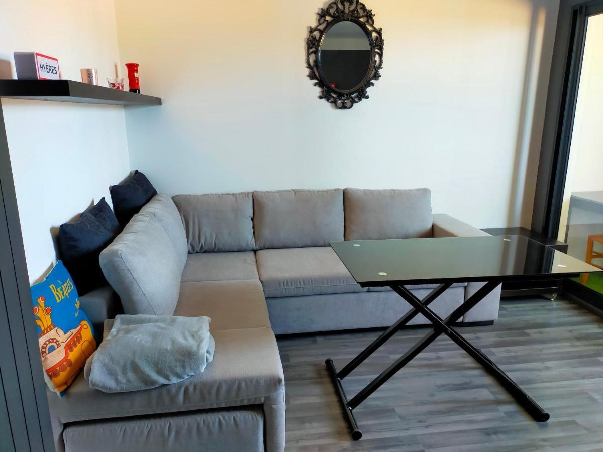 Appartement En Duplex Au 3Ieme Etage Sans Ascenseur Hyeres Exterior photo