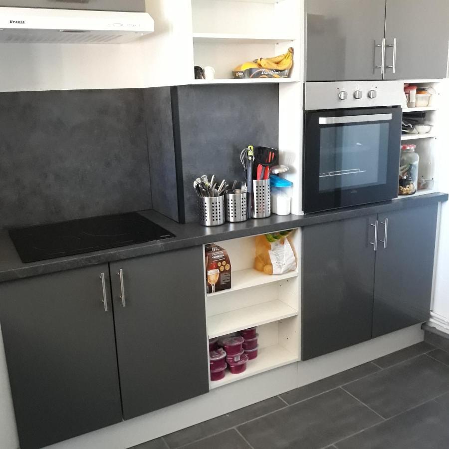 Appartement En Duplex Au 3Ieme Etage Sans Ascenseur Hyeres Exterior photo