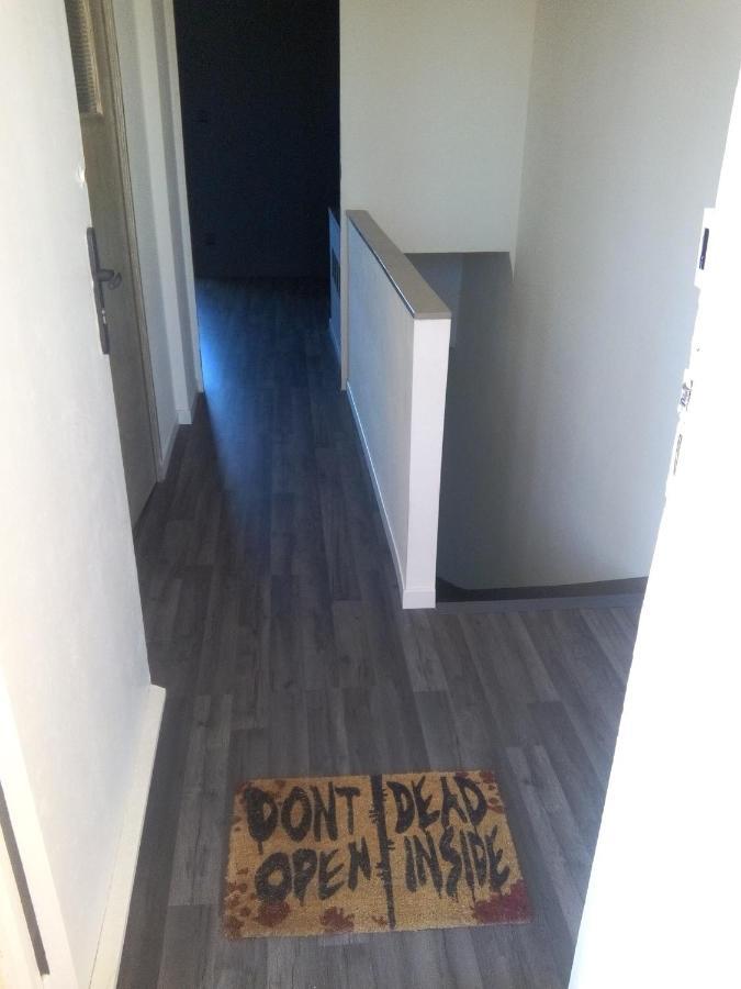 Appartement En Duplex Au 3Ieme Etage Sans Ascenseur Hyeres Exterior photo
